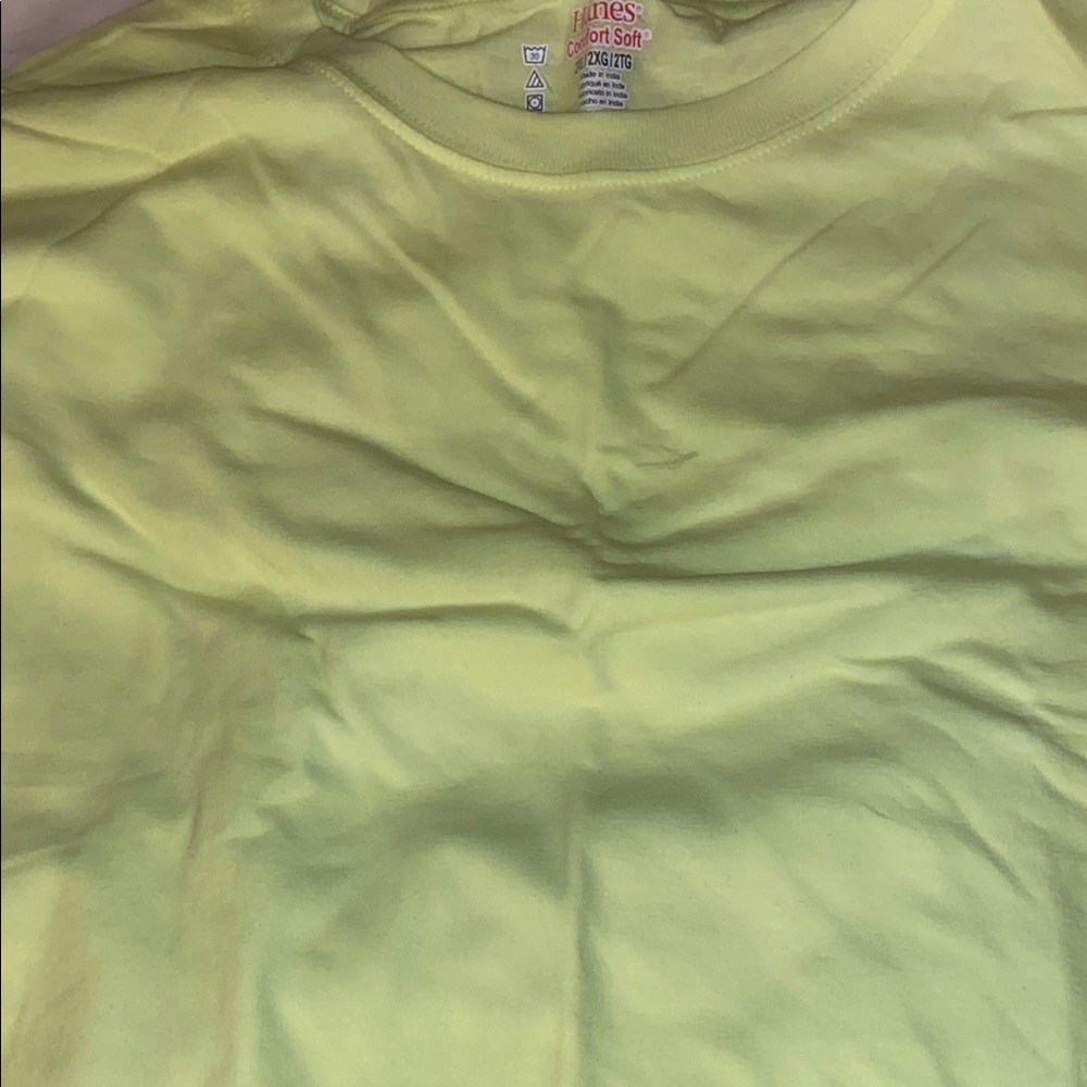 Hanes Comfort Soft Yellow T-Shirt - Picture 4 of 5